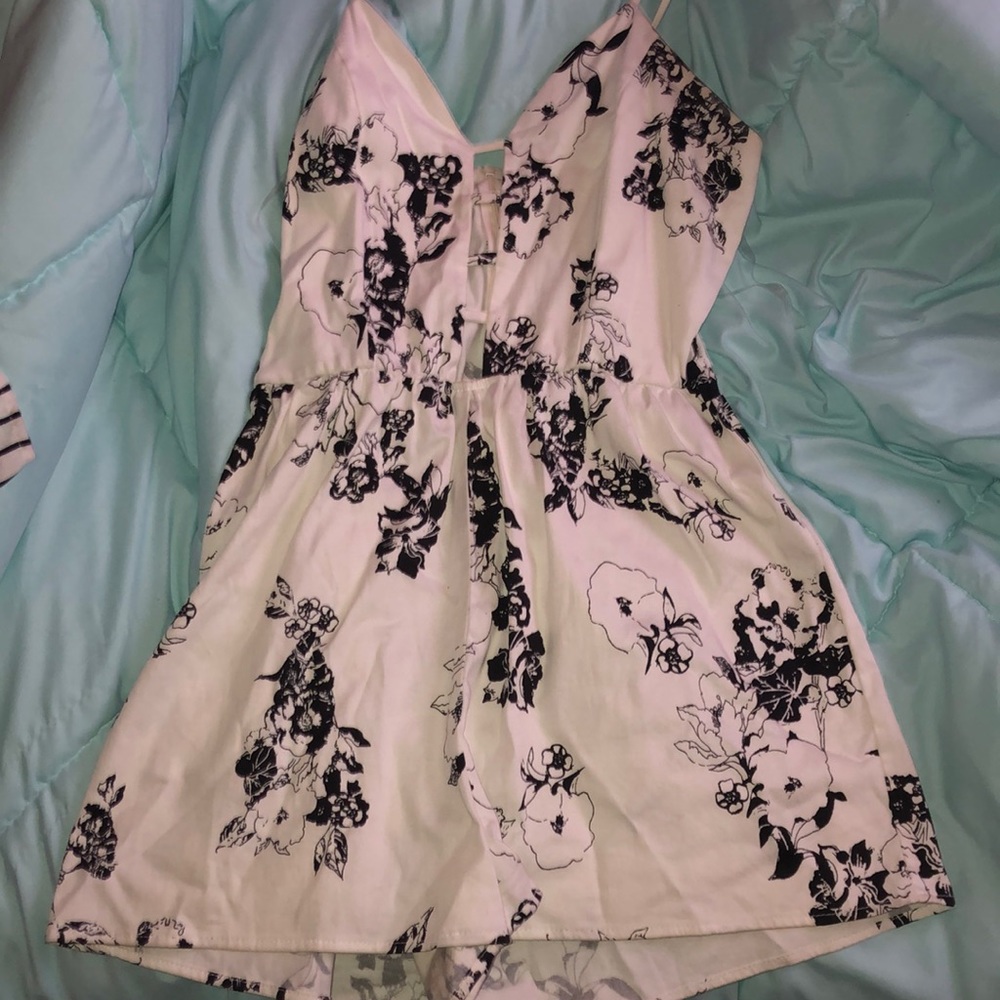 Floral romper with cut out